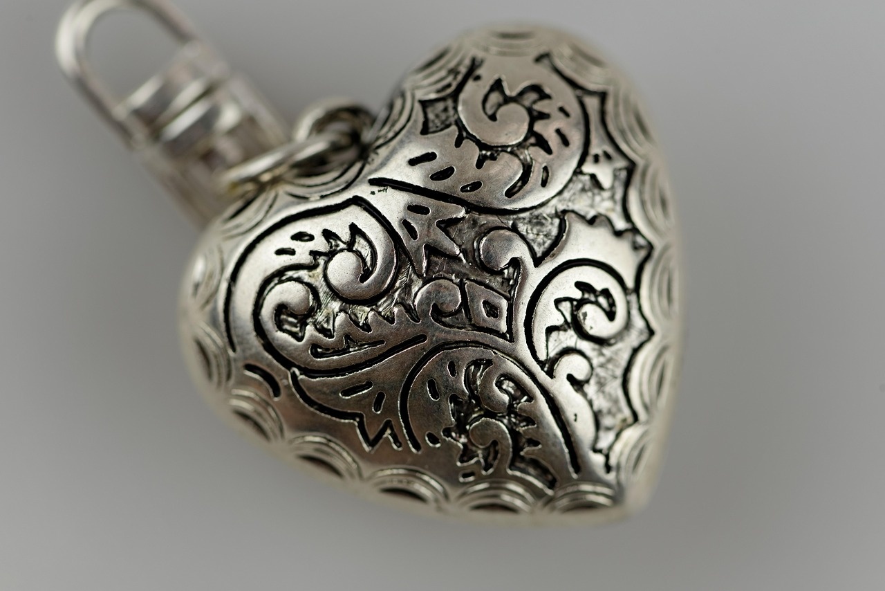 Luxury jewelry design language mood